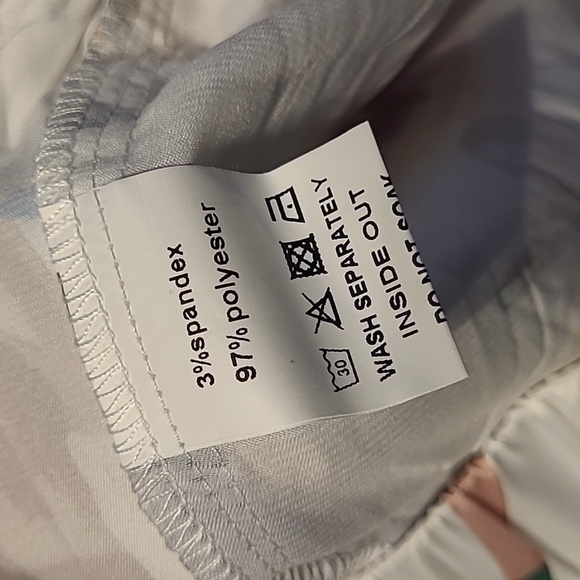 Taylor Swift SheShow Satin Pajama Set Wmn XL Lover Era White Colorful Sleepwear - Picture 12 of 14